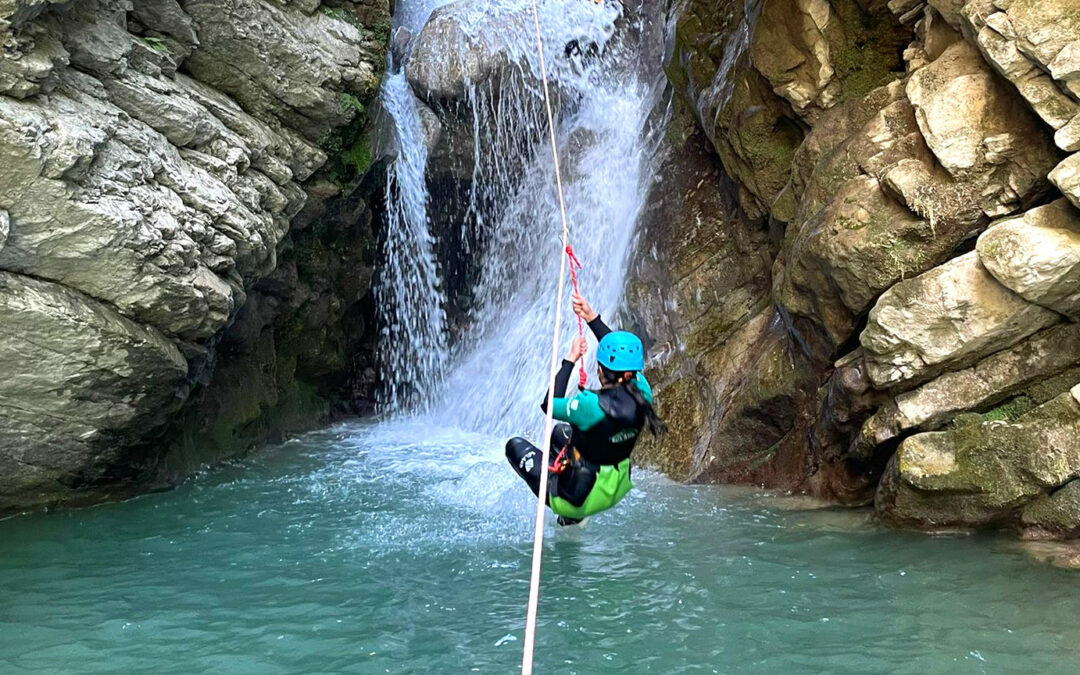canyon-des-ecouges-bas-canyoning-school-1-copy-pano